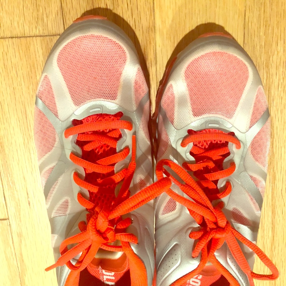 Woman’s Nike Air Max Sneakers. Silver/Grey/Orange